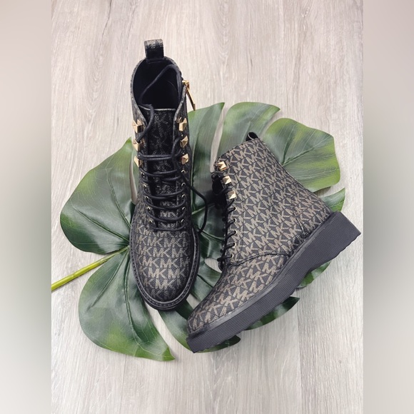 MICHAEL KORS
Haskell Metallic Logo Combat Boot✨brand new - Picture 5 of 9